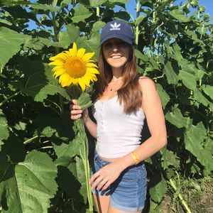 Meet your Posher, Olivia